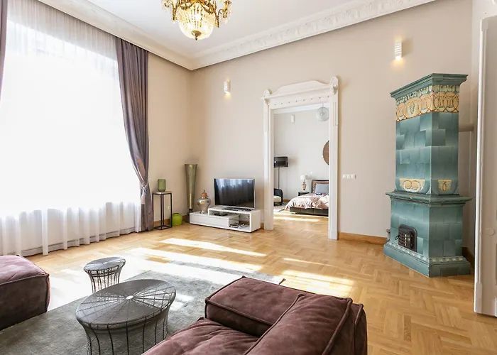 Bakats Ter With Balcony Overlooking Church Square Daire