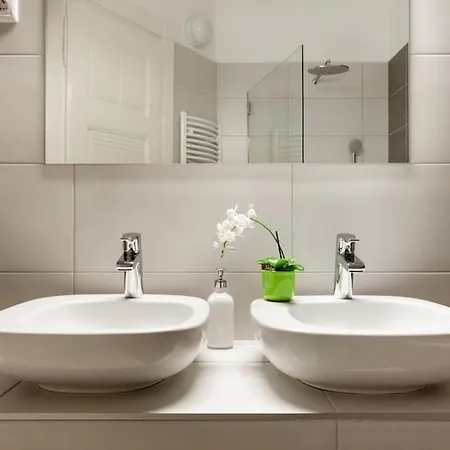 Apartmán Bakats Ter With Balcony Overlooking Church Square *