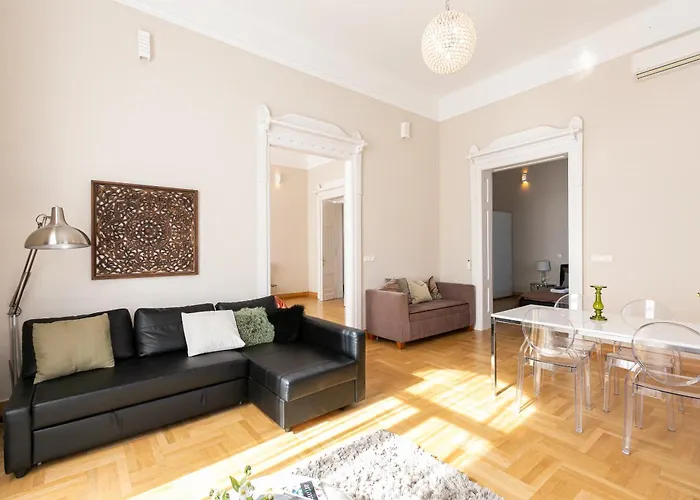 Apartment Bakats Ter With Balcony Overlooking Church Square